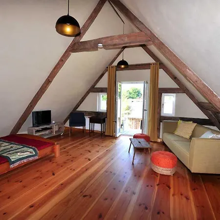 Historisches Reetdachhaus Mit Bauwagen Und Grossem Obstgarten בית נופש Ueckermünde