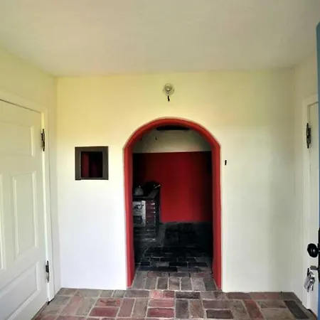 בית נופש Historisches Reetdachhaus Mit Bauwagen Und Grossem Obstgarten